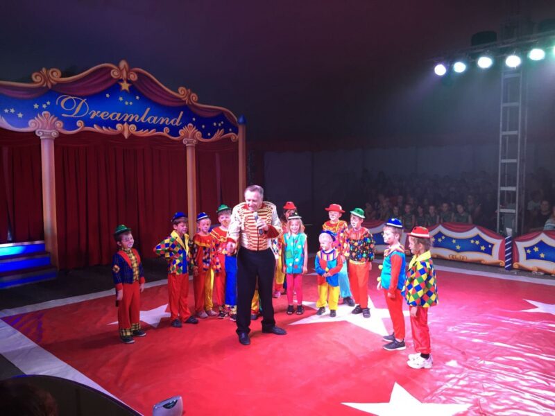 Clowns beim Zirkusprojekt