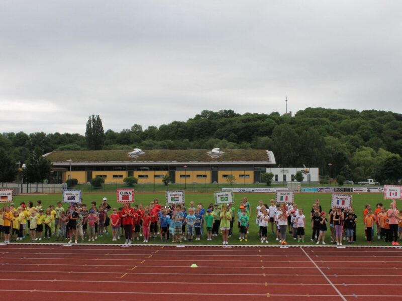 Alle Klassen beim Sportfest
